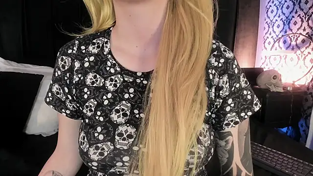 Snapshot of Adeelinee chatting on January 17, 2026, 7:50 pm Adeelinee online show from January 17, 2026, 7:50 pm