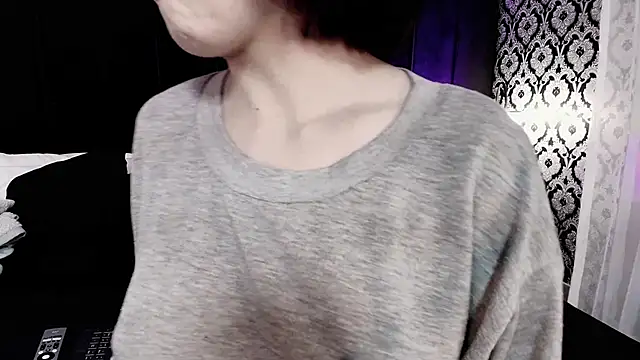 Snapshot of Adeelinee chatting on November 1, 2025, 7:52 pm Adeelinee online show from November 1, 2025, 7:52 pm