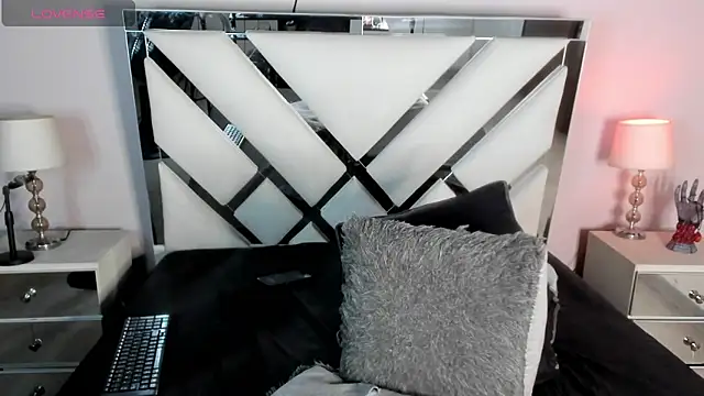 AnyyJones online show from February 27, 2025, 11:04 pm