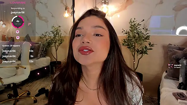 Snapshot of LeaThompson chatting on September 12, 2025, 11:26 pm LeaThompson online show from September 12, 2025, 11:26 pm