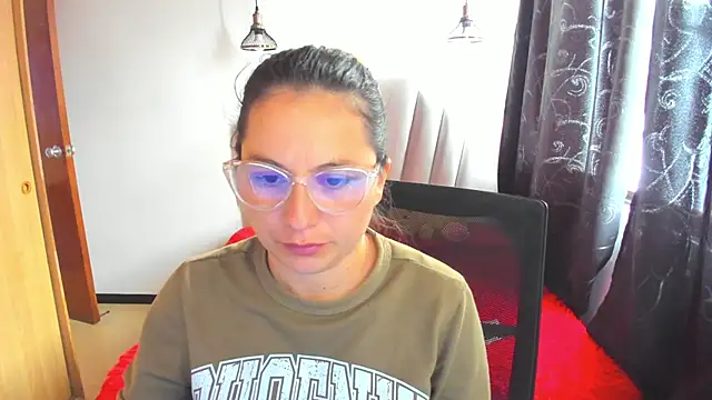 Snapshot of samantha__wilson chatting on October 27, 2025, 2:51 pm samantha wilson online show from October 27, 2025, 2:51 pm