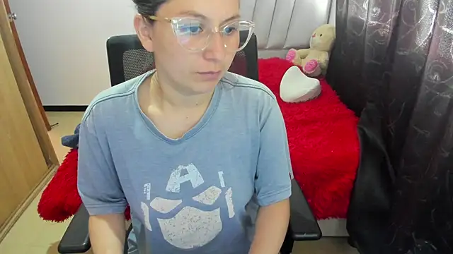 samantha  wilson online show from November 11, 2025, 1:28 pm