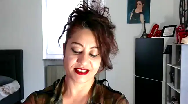danasantoreal online show from December 4, 2024, 3:26 pm