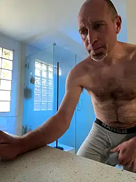 Snapshot of El_Gizmo chatting on December 14, 2025, 7:52 pm El Gizmo online show from December 14, 2025, 7:52 pm