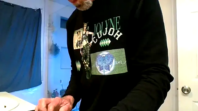 Snapshot of El_Gizmo chatting on February 21, 2026, 8:38 am El Gizmo online show from February 21, 2026, 8:38 am