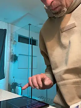 Snapshot of El_Gizmo chatting on February 12, 2026, 9:31 am El Gizmo online show from February 12, 2026, 9:31 am