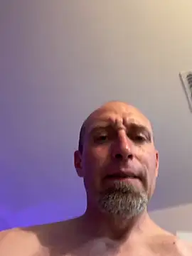 Snapshot of El_Gizmo chatting on February 23, 2026, 9:43 am El Gizmo online show from February 23, 2026, 9:43 am