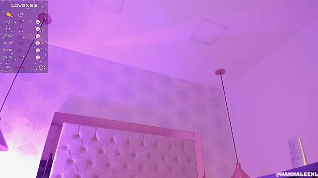hanna lee02 online show from January 30, 2025, 1:31 pm