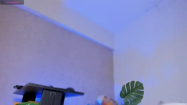 Snapshot of hanna_lee02 chatting on September 25, 2025, 12:00 pm hanna lee02 online show from September 25, 2025, 12:00 pm