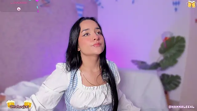 Snapshot of hanna_lee02 chatting on October 2, 2025, 12:30 pm hanna lee02 online show from October 2, 2025, 12:30 pm