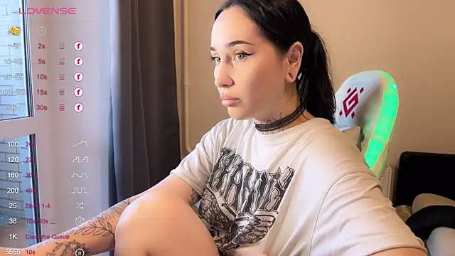 Snapshot of AnastasiaSun chatting on October 2, 2025, 1:25 pm AnastasiaSun online show from October 2, 2025, 1:25 pm