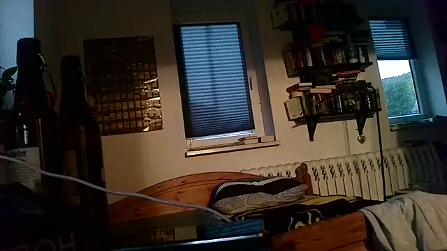 Snapshot of sunr1sa chatting on October 10, 2025, 4:41 pm sunr1sa online show from October 10, 2025, 4:41 pm