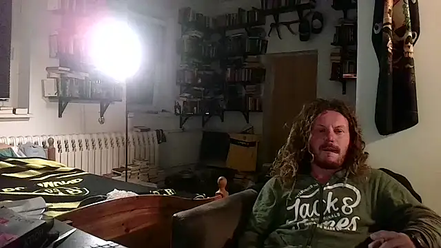 Snapshot of sunr1sa chatting on September 24, 2025, 4:08 am sunr1sa online show from September 24, 2025, 4:08 am