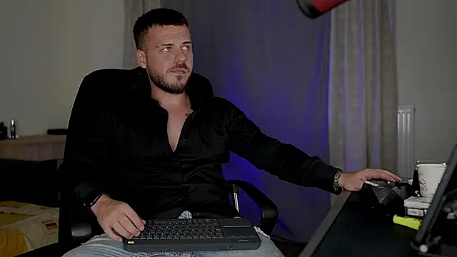 Snapshot of juliusmasters chatting on September 23, 2025, 9:11 pm juliusmasters online show from September 23, 2025, 9:11 pm