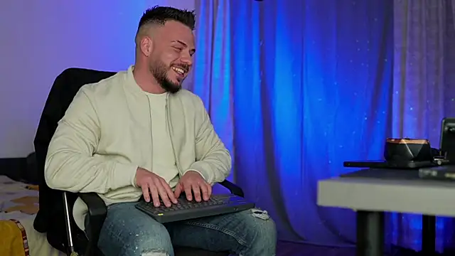 Snapshot of juliusmasters chatting on March 9, 2025, 8:10 pm juliusmasters online show from March 9, 2025, 8:10 pm