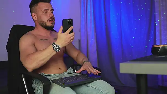 Snapshot of juliusmasters chatting on March 18, 2025, 10:04 pm juliusmasters online show from March 18, 2025, 10:04 pm