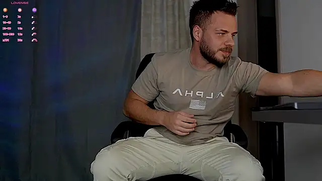 Snapshot of juliusmasters chatting on October 19, 2025, 6:54 pm juliusmasters online show from October 19, 2025, 6:54 pm