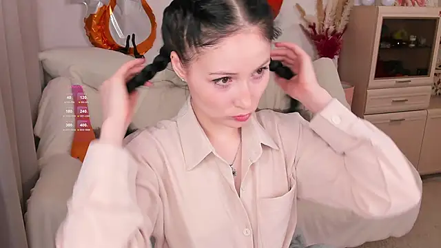 LisaMooore online show from December 19, 2025, 3:14 pm