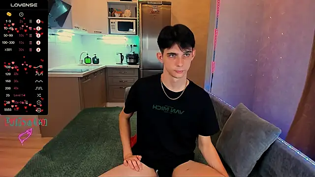 Aaron Boom online show from September 28, 2025, 7:10 pm