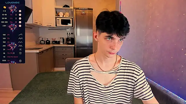 Aaron Boom online show from September 22, 2025, 12:27 am