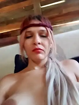 KeylacabreraC online show from December 5, 2025, 4:27 pm