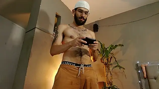 Snapshot of Mr_WhiteCock chatting on January 19, 2025, 11:32 pm Mr WhiteCock online show from January 19, 2025, 11:32 pm