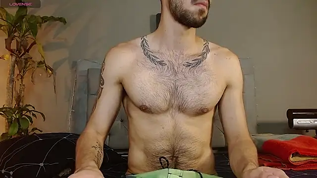 Snapshot of Mr_WhiteCock chatting on February 4, 2025, 9:31 pm Mr WhiteCock online show from February 4, 2025, 9:31 pm