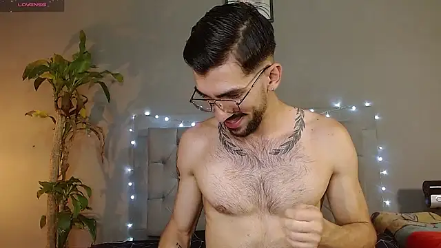 Snapshot of Mr_WhiteCock chatting on February 7, 2025, 11:13 pm Mr WhiteCock online show from February 7, 2025, 11:13 pm