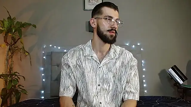 Snapshot of Mr_WhiteCock chatting on January 25, 2025, 8:53 pm Mr WhiteCock online show from January 25, 2025, 8:53 pm