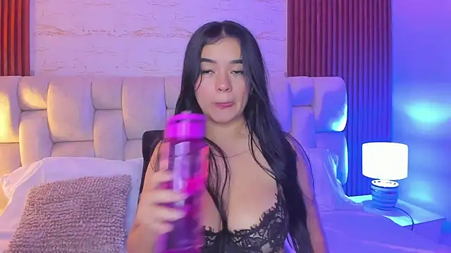 Snapshot of SophiaWylde chatting on March 19, 2025, 10:22 am SophiaWylde online show from March 19, 2025, 10:22 am