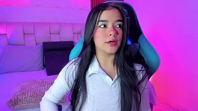 Snapshot of SophiaWylde chatting on September 26, 2025, 4:41 am SophiaWylde online show from September 26, 2025, 4:41 am