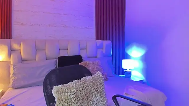 Snapshot of SophiaWylde chatting on March 12, 2025, 4:08 am SophiaWylde online show from March 12, 2025, 4:08 am