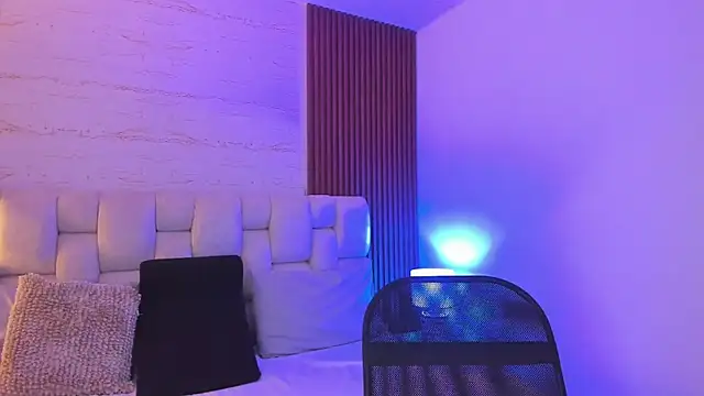 Snapshot of SophiaWylde chatting on March 3, 2025, 6:52 am SophiaWylde online show from March 3, 2025, 6:52 am