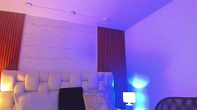 Snapshot of SophiaWylde chatting on March 7, 2025, 9:07 am SophiaWylde online show from March 7, 2025, 9:07 am