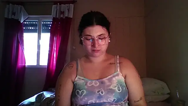 Snapshot of imsohornydacom chatting on February 4, 2026, 2:12 pm imsohornydacom online show from February 4, 2026, 2:12 pm