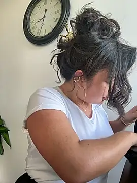 Snapshot of sukhakunis1 chatting on February 20, 2026, 1:35 pm sukhakunis1 online show from February 20, 2026, 1:35 pm