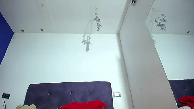 Squirter pussybomb online show from October 24, 2025, 5:17 am