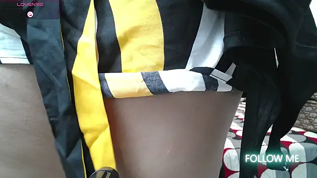 Snapshot of dayadubey_ chatting on October 18, 2025, 10:06 am dayadubey  online show from October 18, 2025, 10:06 am