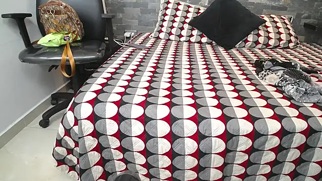 Snapshot of dayadubey_ chatting on October 13, 2025, 10:06 am dayadubey  online show from October 13, 2025, 10:06 am