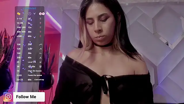 Snapshot of Sara_Foxx1 chatting on October 11, 2025, 6:14 am Sara Foxx1 online show from October 11, 2025, 6:14 am