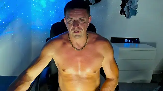 petr37pol online show from July 3, 2026, 9:43 pm