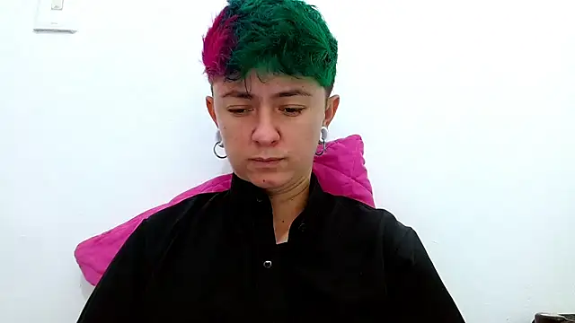 tomboyblue online show from November 30, 2025, 2:29 pm