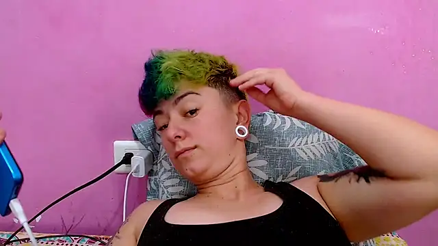 tomboyblue online show from October 16, 2025, 6:16 pm