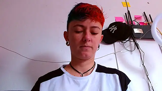 tomboyblue online show from February 6, 2025, 4:58 pm