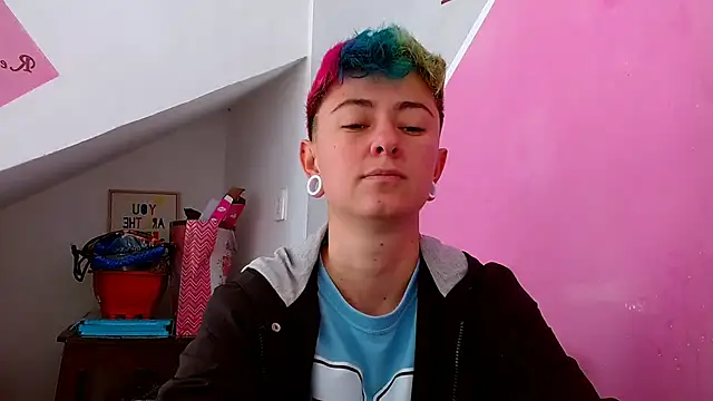 tomboyblue online show from October 18, 2025, 1:35 pm