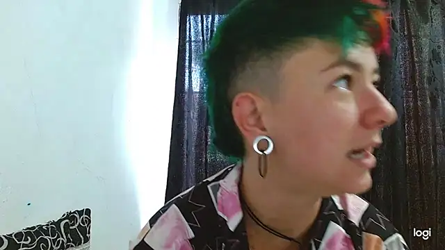 tomboyblue online show from February 26, 2025, 3:21 pm