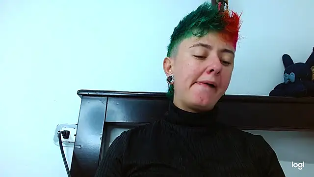tomboyblue online show from February 16, 2025, 8:33 pm