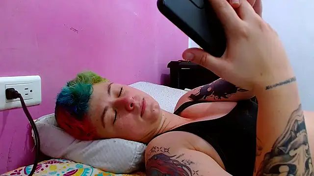 tomboyblue online show from September 18, 2025, 6:00 pm