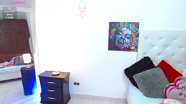 Snapshot of queenie_star chatting on January 27, 2025, 9:22 pm queenie star online show from January 27, 2025, 9:22 pm