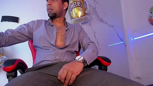 Snapshot of Paolo_johnson chatting on September 26, 2025, 11:50 am Paolo johnson online show from September 26, 2025, 11:50 am